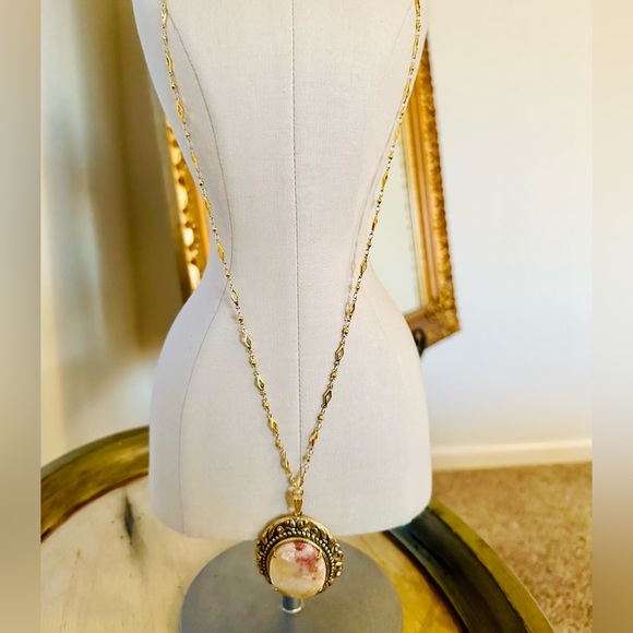 Vintage Stone Ornate Pendant Necklace - Picture 3 of 17